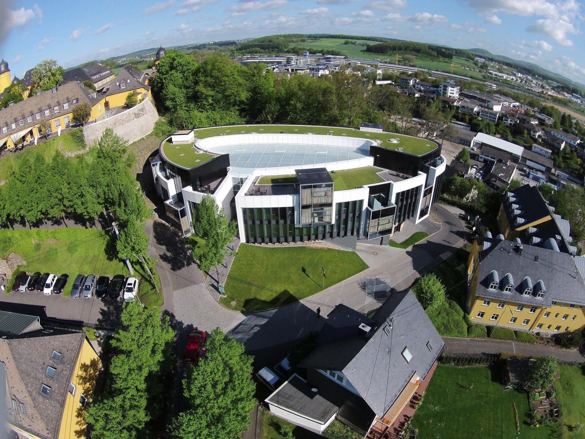 Schloss 4*